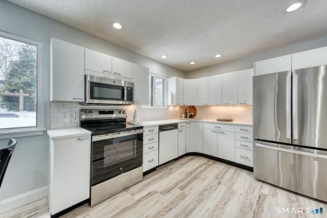 170 Heritage Village Southbury CT 06488