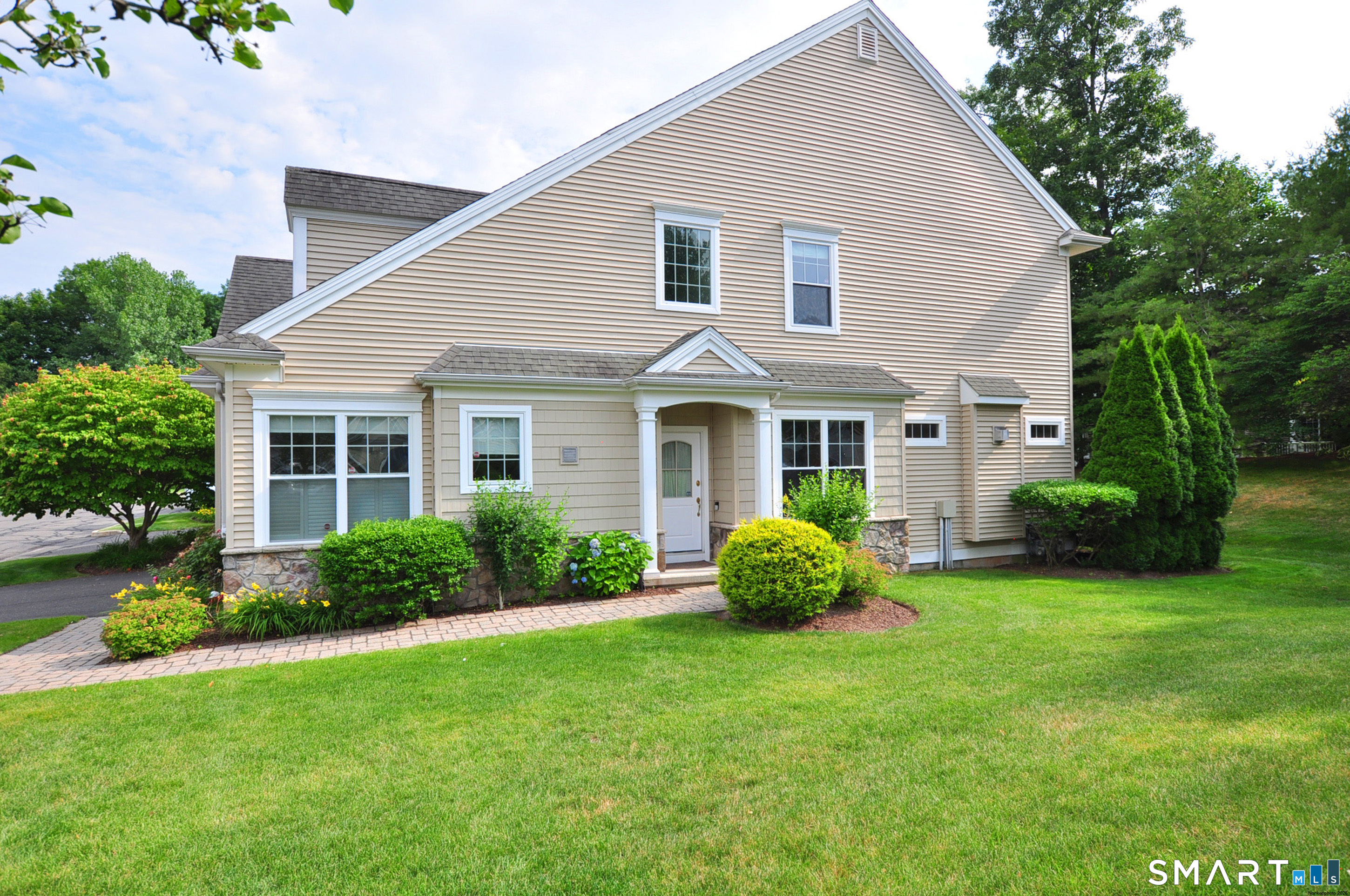 104 Bradford Walk Farmington CT 06032