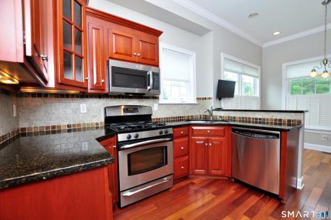 104 Bradford Walk Farmington CT 06032