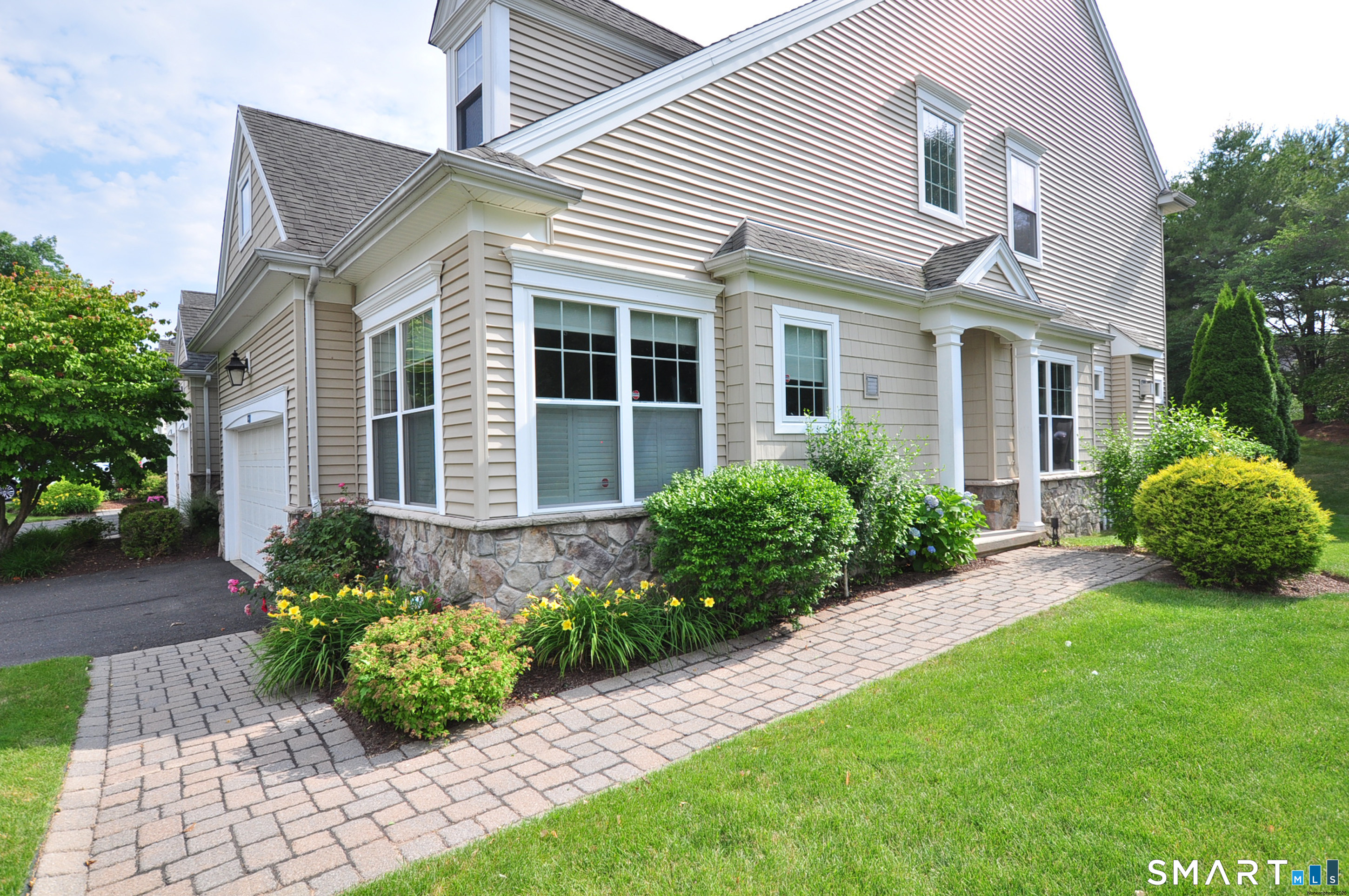 104 Bradford Walk Farmington CT 06032