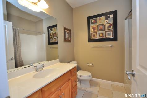104 Bradford Walk Farmington CT 06032