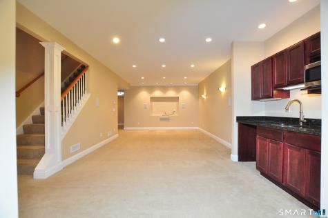 104 Bradford Walk Farmington CT 06032