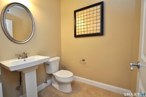 104 Bradford Walk Farmington CT 06032