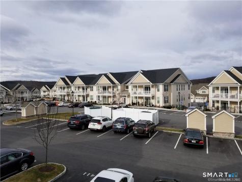 424 Center Meadow Lane Danbury CT 06810