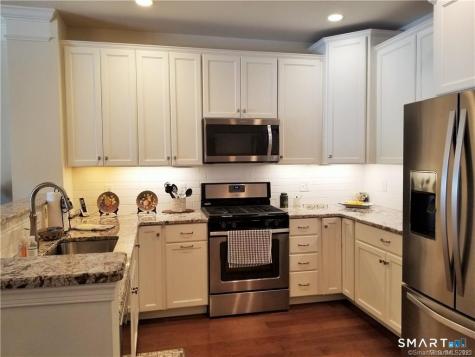 424 Center Meadow Lane Danbury CT 06810