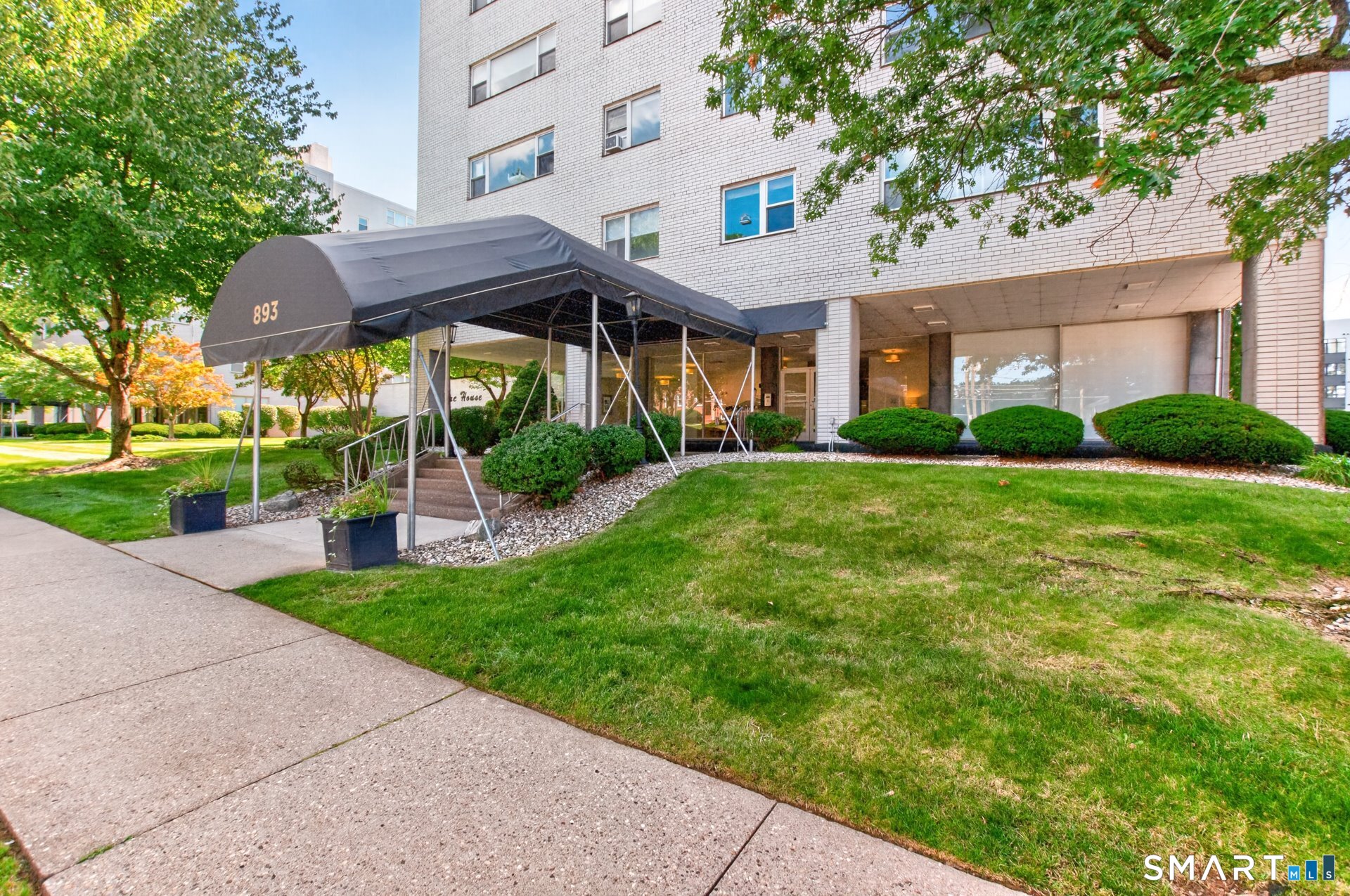 893 Farmington Avenue West Hartford CT 06119
