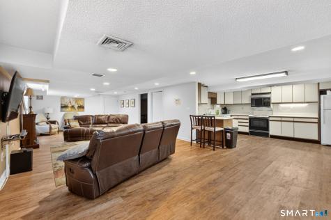 893 Farmington Avenue West Hartford CT 06119