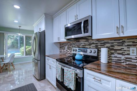 6 Spyglass Drive Avon CT 06001