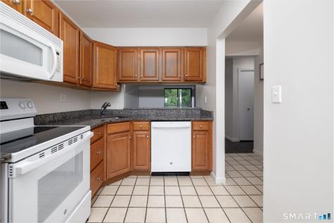7 Lilac Lane Farmington CT 06032