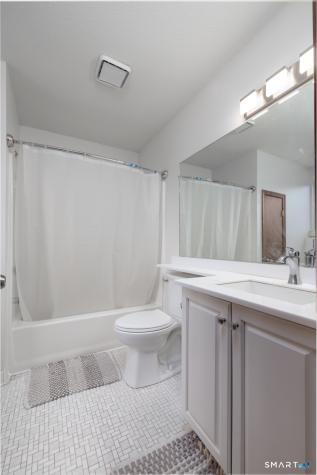 7 Lilac Lane Farmington CT 06032