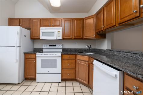 7 Lilac Lane Farmington CT 06032