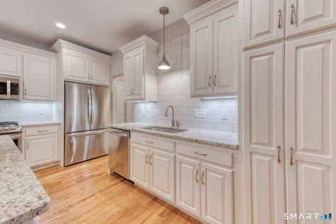 39 Harvest Court Newington CT 06111