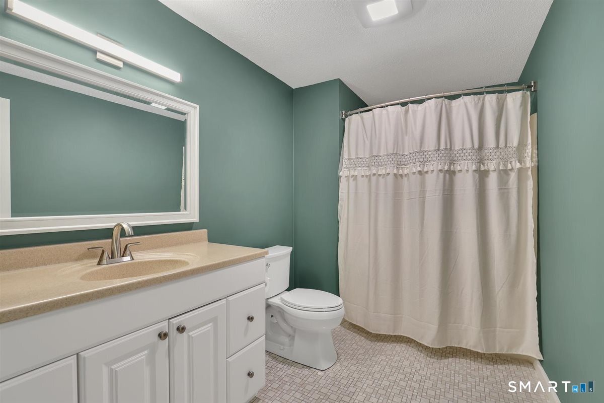 542 Pilgrim Harbor Wallingford CT 06492