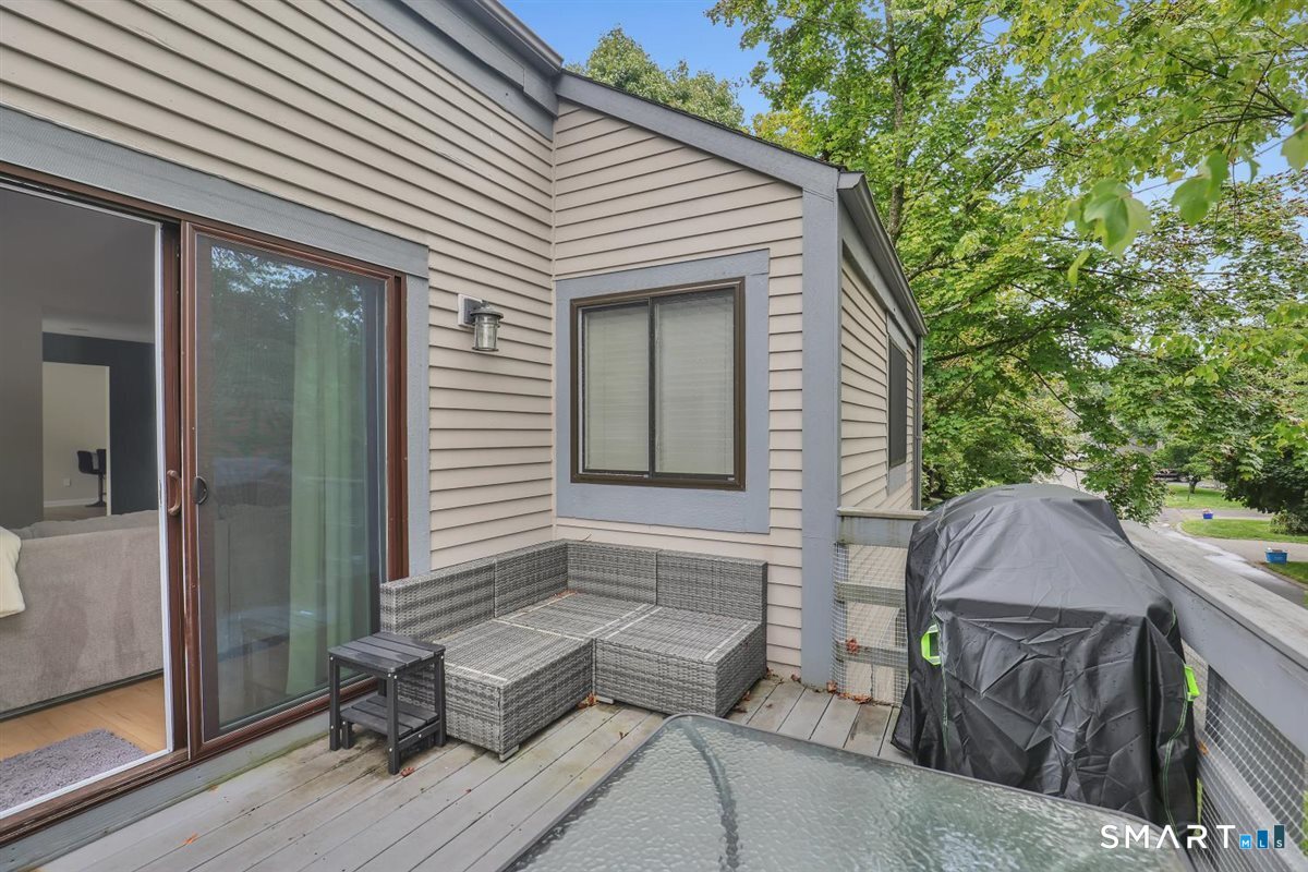 542 Pilgrim Harbor Wallingford CT 06492