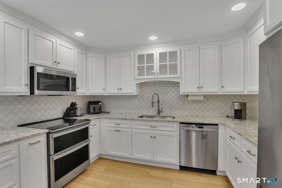 542 Pilgrim Harbor Wallingford CT 06492