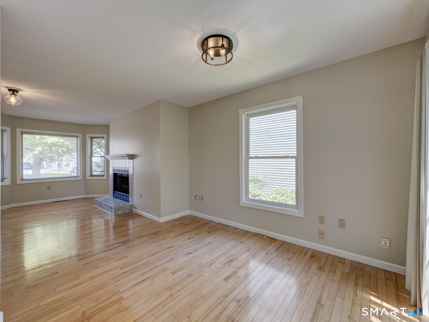 24 Nutmeg Court West Hartford CT 06110
