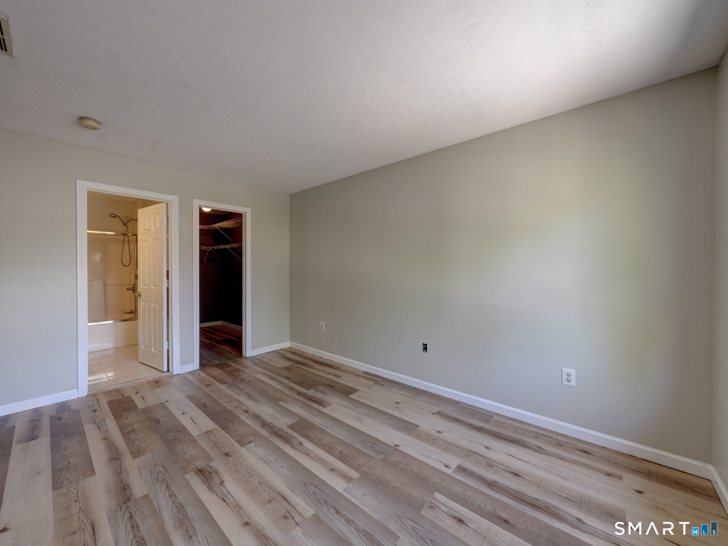 24 Nutmeg Court West Hartford CT 06110
