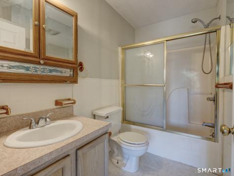 24 Nutmeg Court West Hartford CT 06110