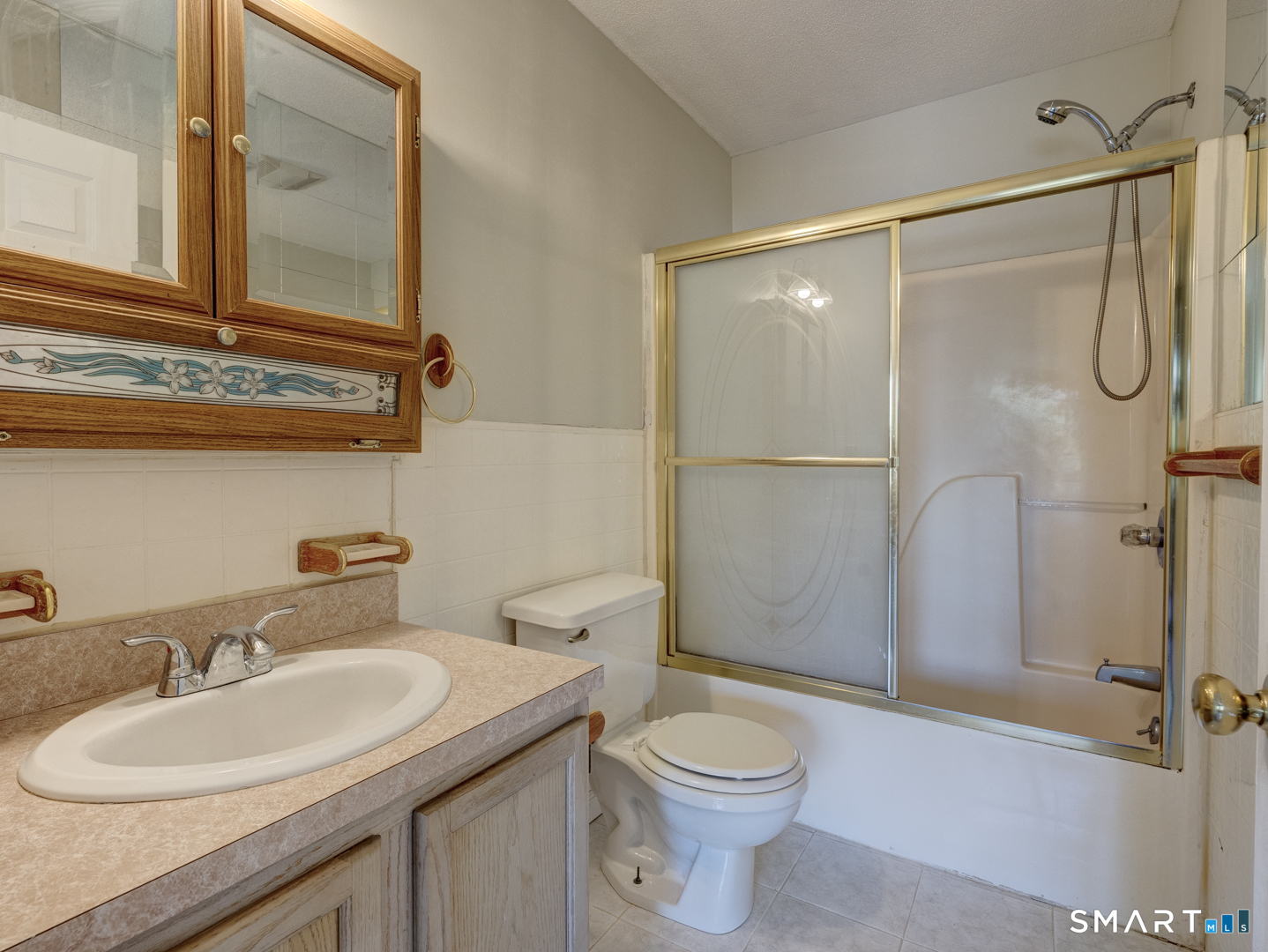 24 Nutmeg Court West Hartford CT 06110