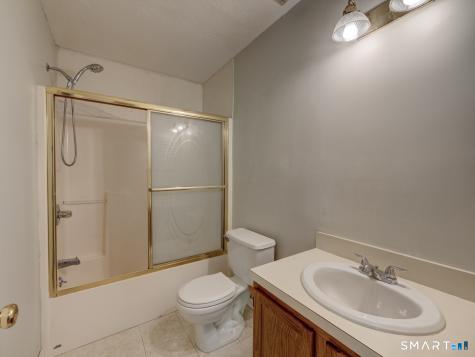 24 Nutmeg Court West Hartford CT 06110