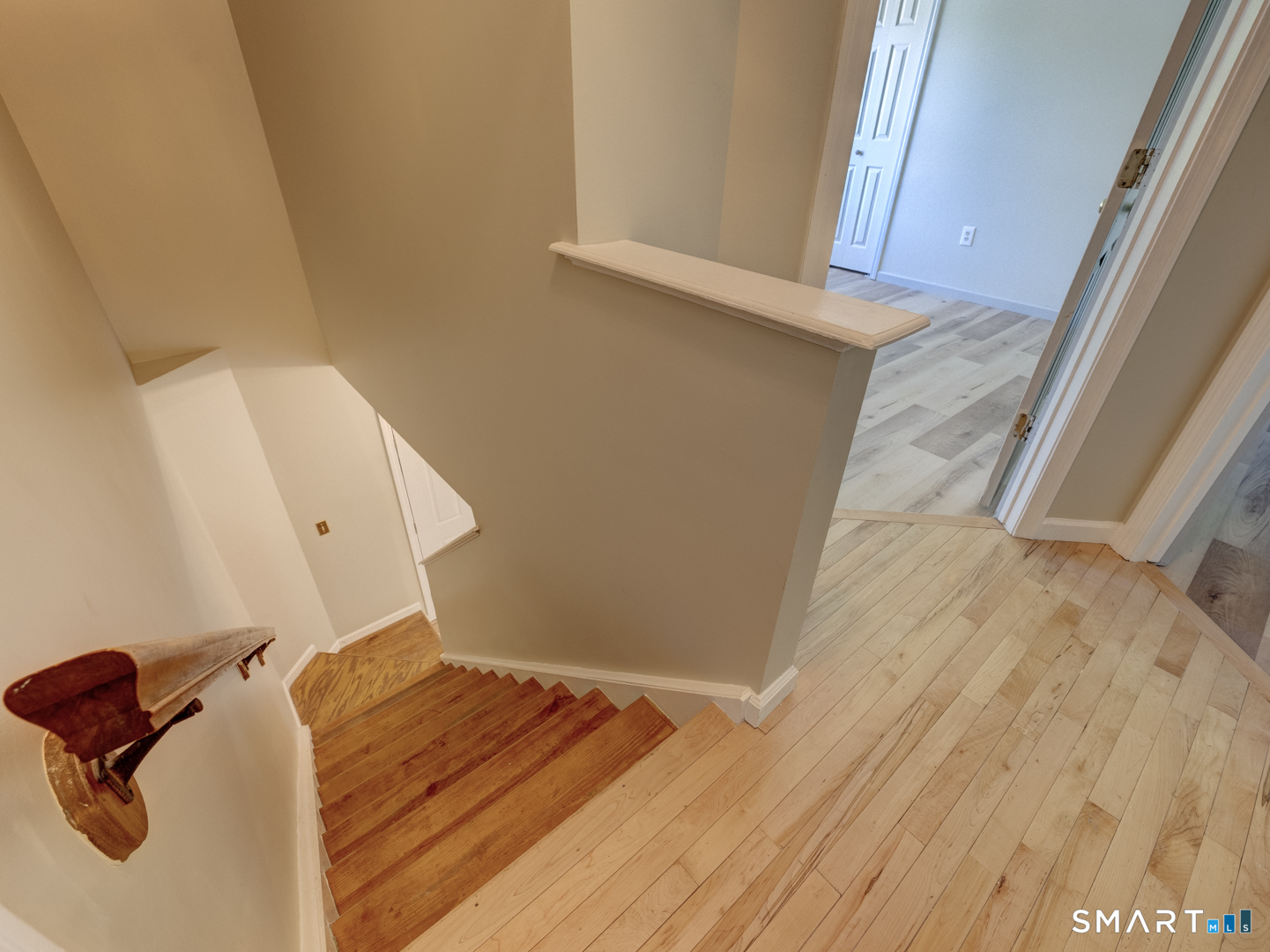 24 Nutmeg Court West Hartford CT 06110