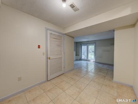 24 Nutmeg Court West Hartford CT 06110