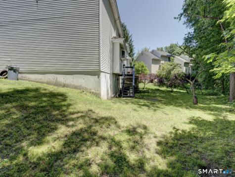 24 Nutmeg Court West Hartford CT 06110