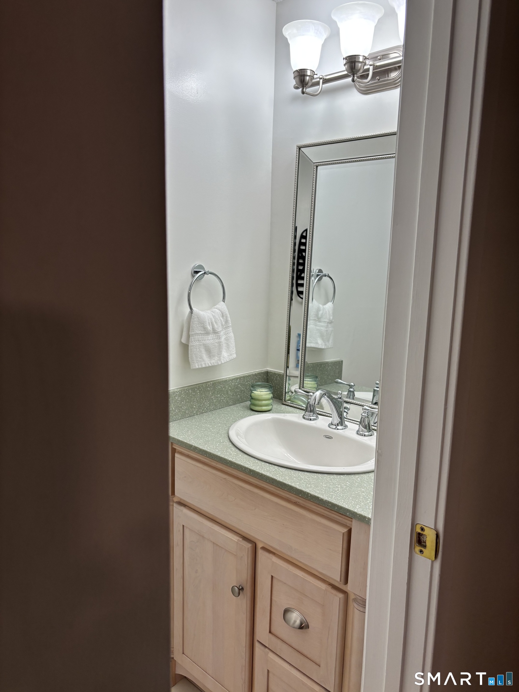 33 Woodbridge Lane Cromwell CT 06416