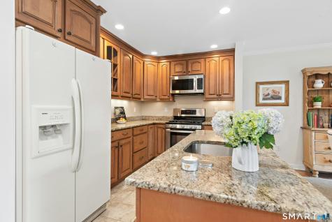 98 Roberton Crossing Fairfield CT 06825