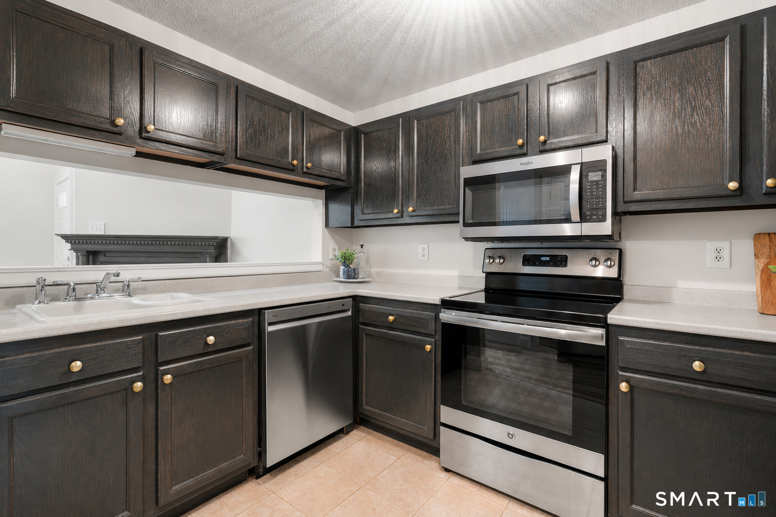 33 Tabshey Court Wethersfield CT 06109