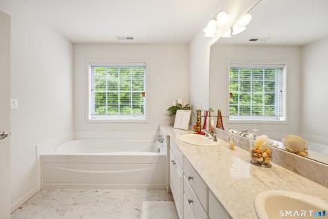 10 Ridgewood Drive Middlebury CT 06762