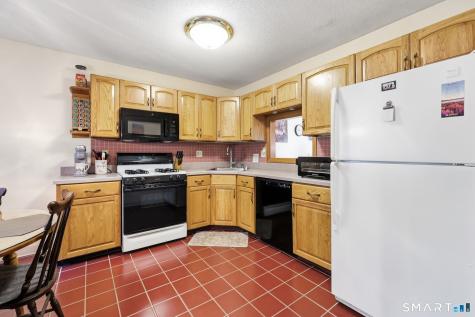 165 Foxboro Drive Newington CT 06111