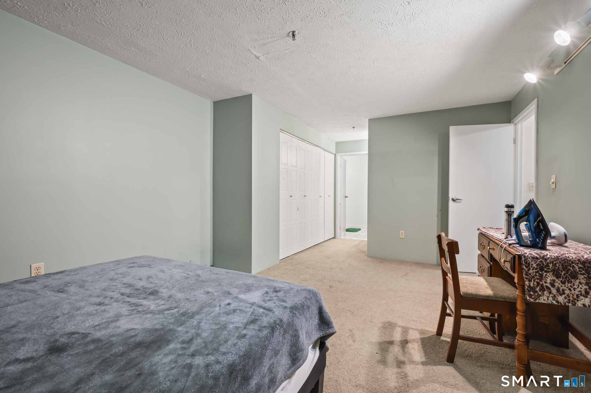 111 Dekoven Drive Middletown CT 06457