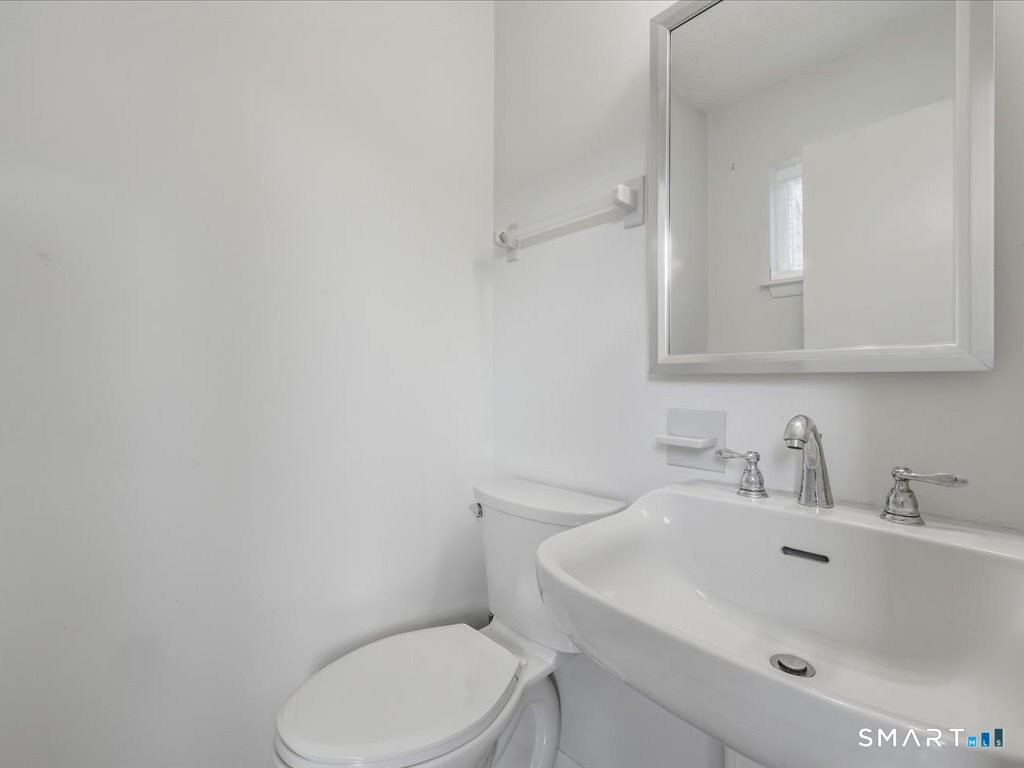 32 Jerimoth Drive Branford CT 06405