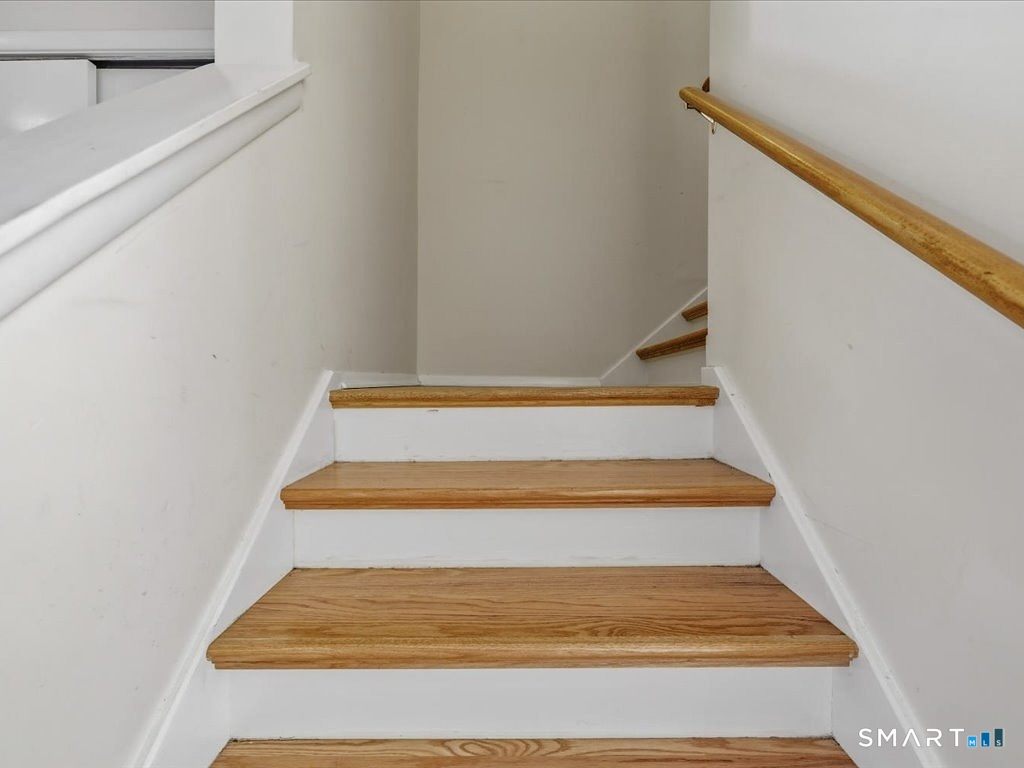 32 Jerimoth Drive Branford CT 06405