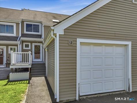 32 Jerimoth Drive Branford CT 06405