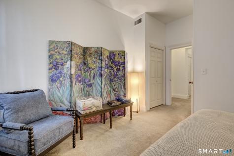 33 Charter Oak Place Hartford CT 06106