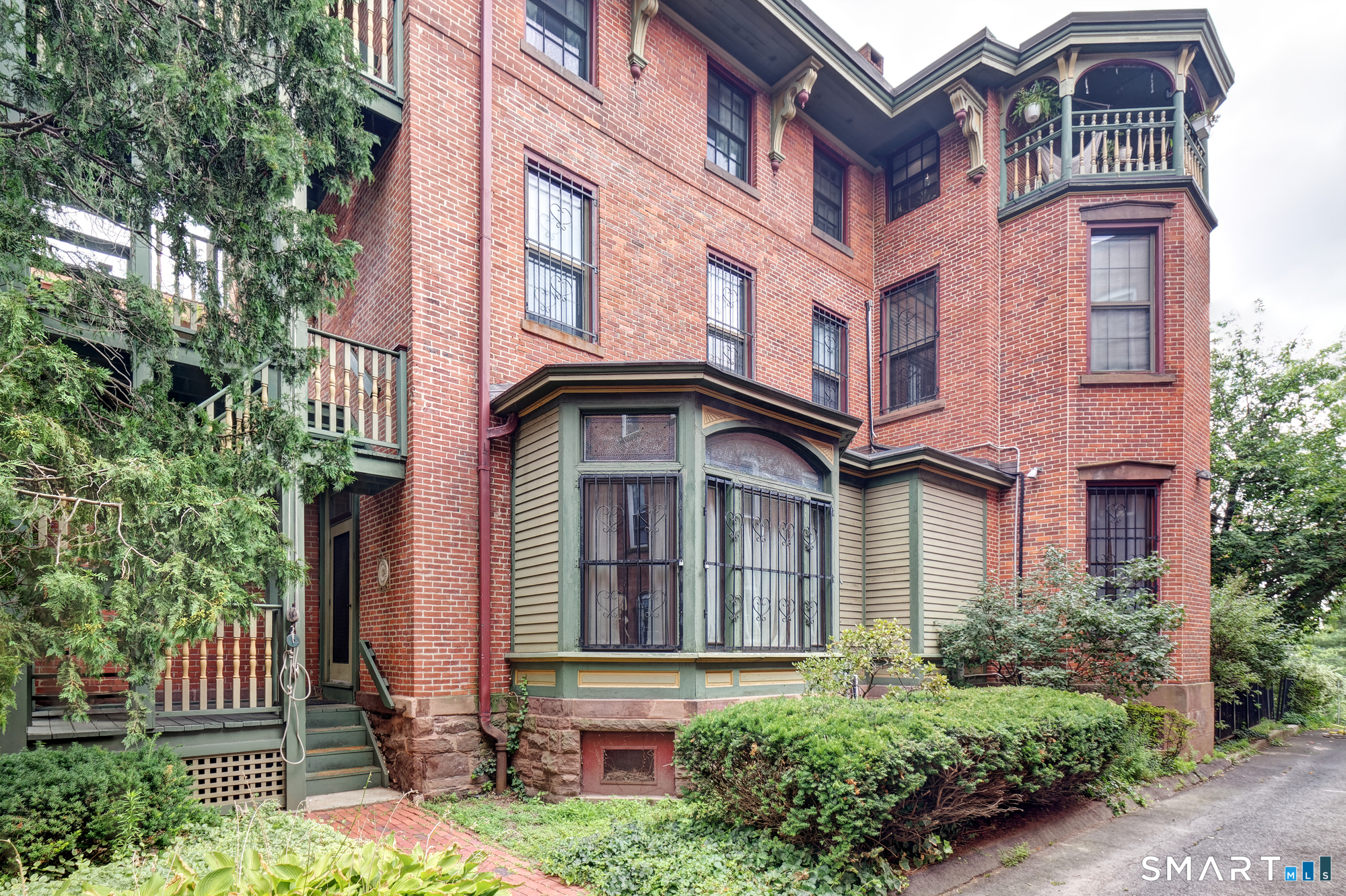 33 Charter Oak Place Hartford CT 06106