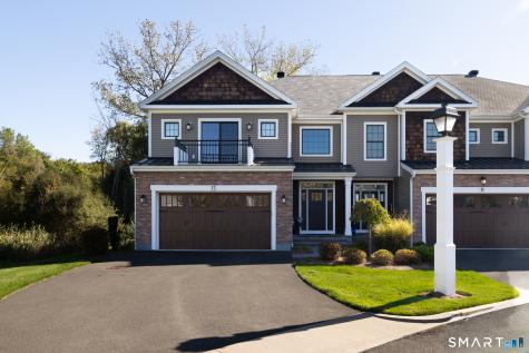 13 Yorkshire Court Farmington CT 06032