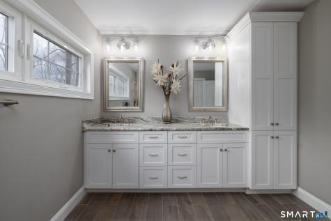 13 Yorkshire Court Farmington CT 06032