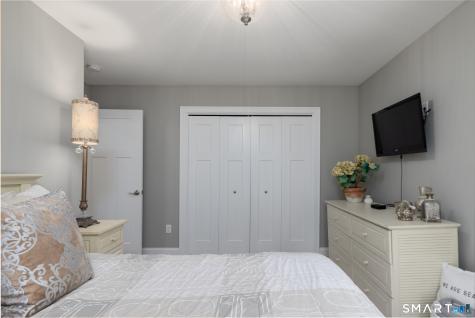13 Yorkshire Court Farmington CT 06032