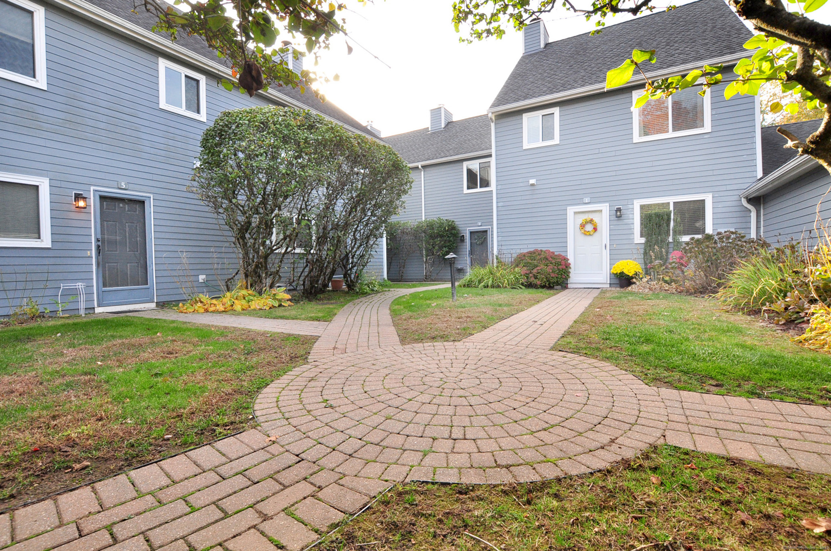 3 Farmington Meadow Drive Farmington CT 06032