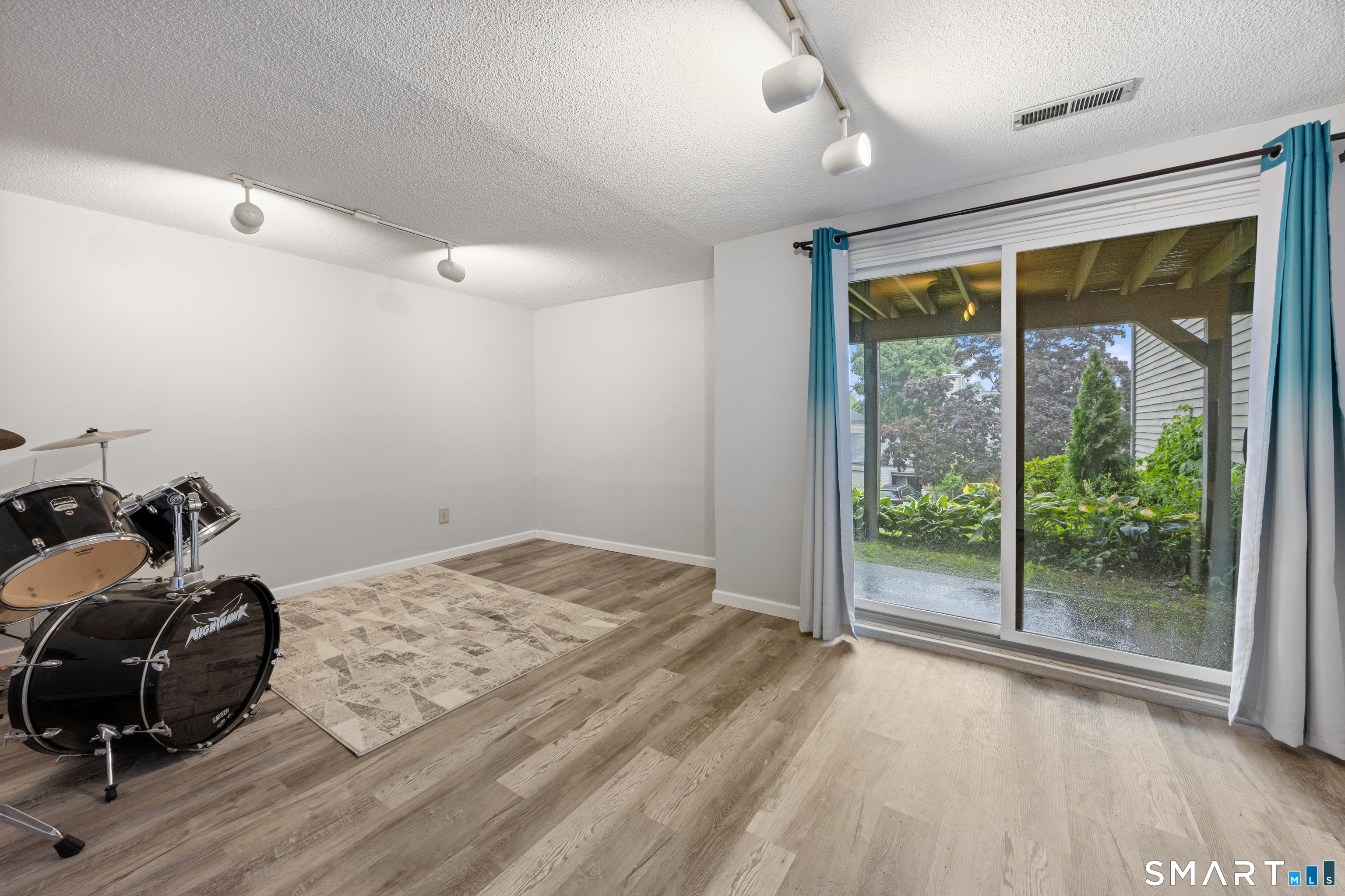 561 Pilgrim Harbor Wallingford CT 06492
