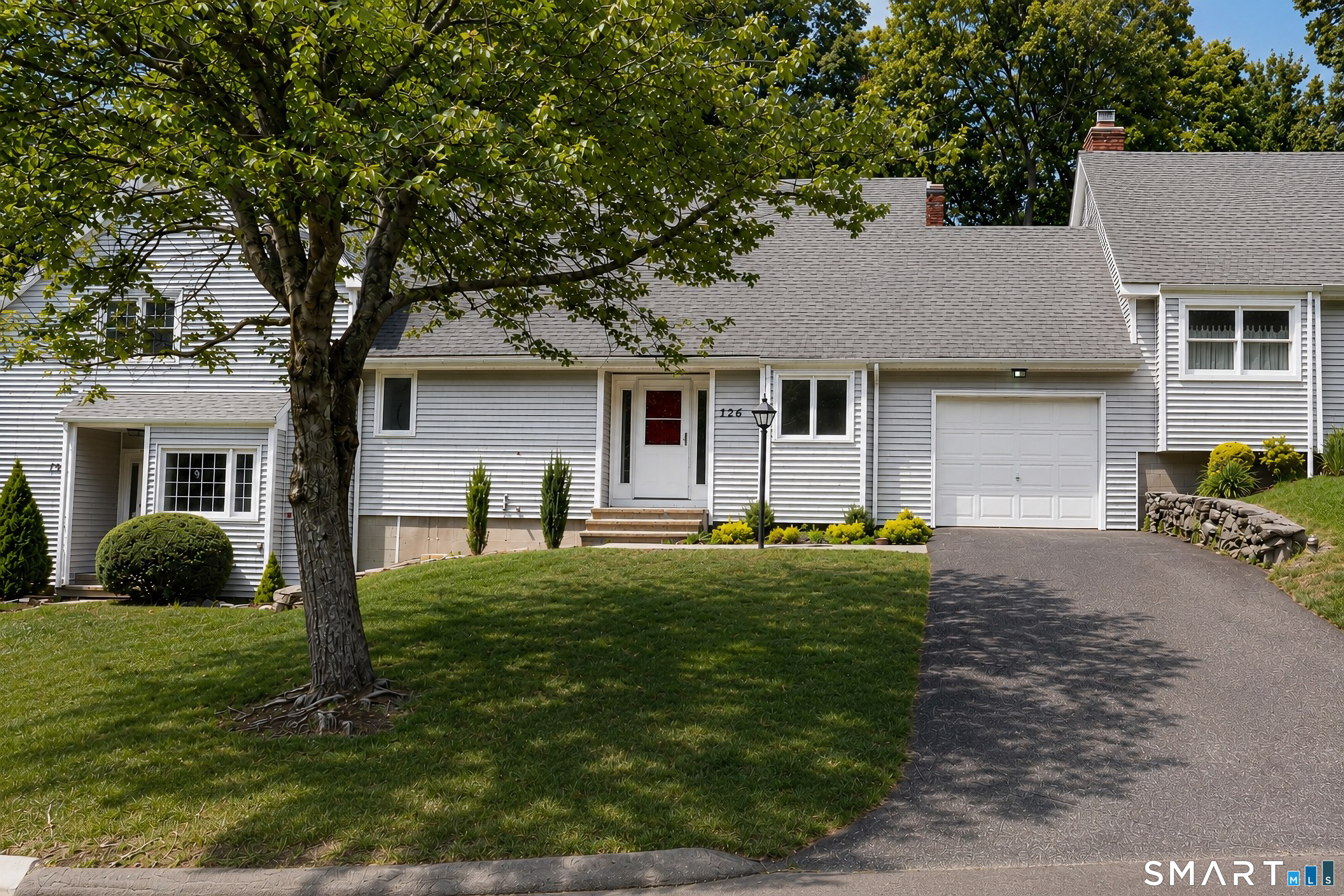 126 Hunters Creek Shelton CT 06484