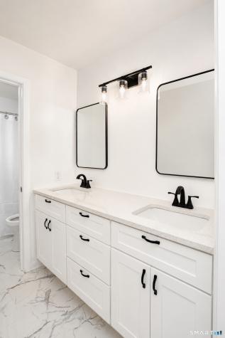 126 Hunters Creek Shelton CT 06484