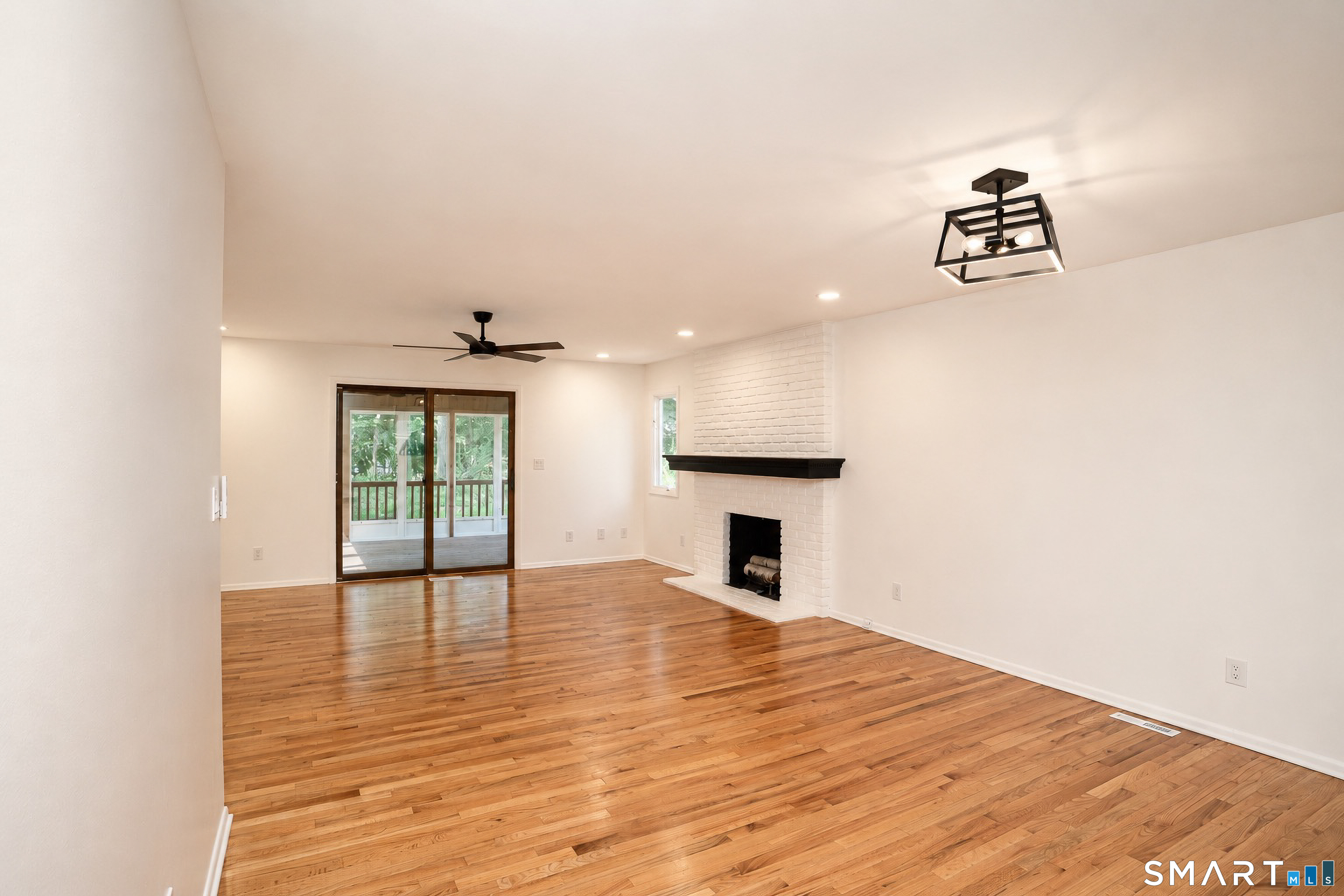 126 Hunters Creek Shelton CT 06484
