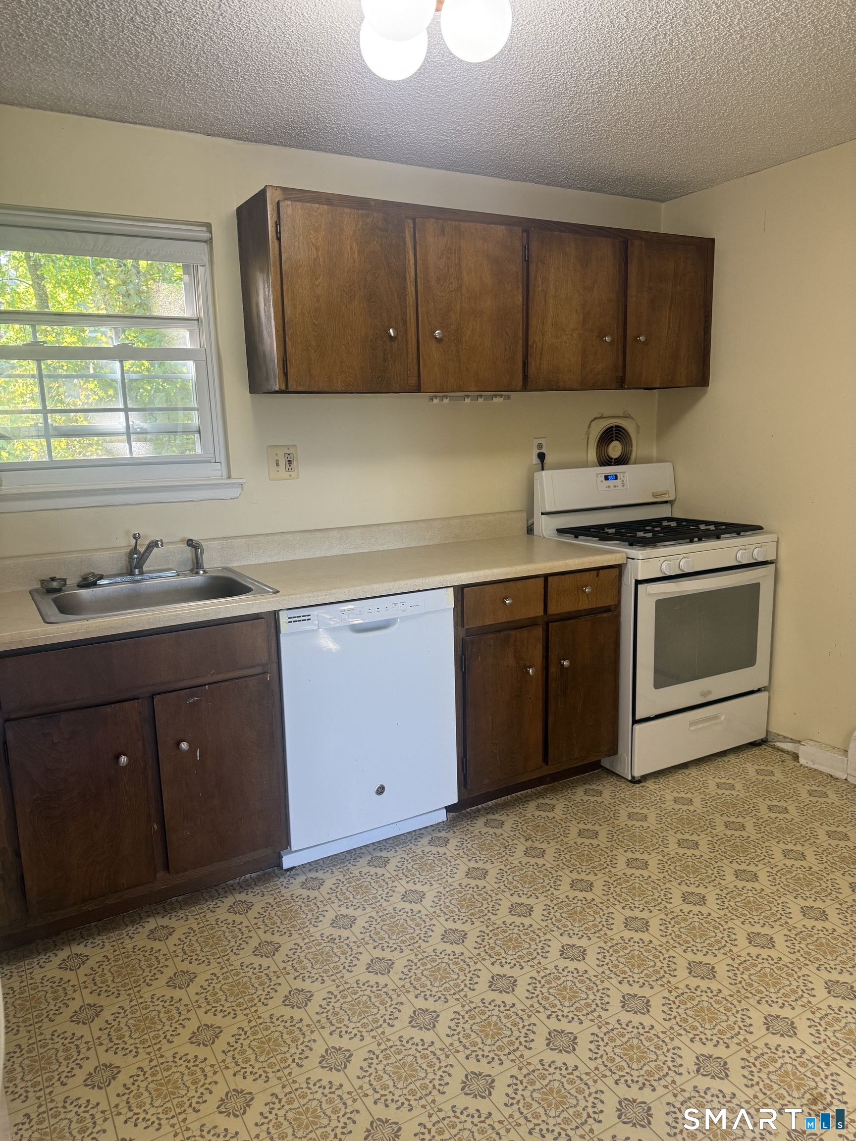 85 Sigwin Drive Wallingford CT 06492