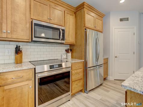 52 Harvest Court Newington CT 06111