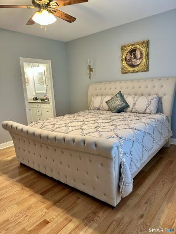 139 Mulholland Way North Haven CT 06473