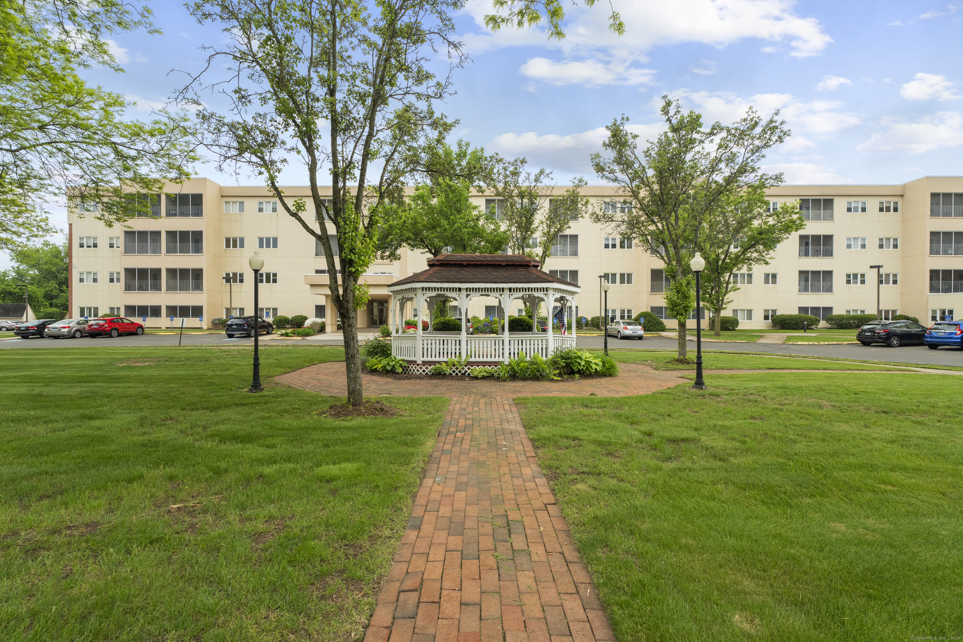 75 Washington Avenue Hamden CT 06518